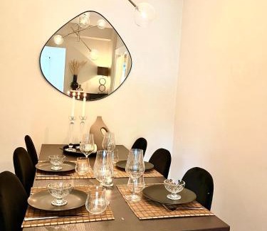 Sinsen Apartment | Modern apartment with a balcony and free parking