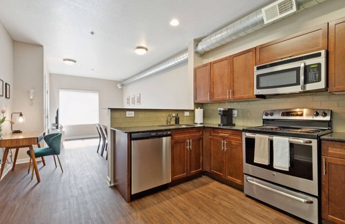 Rural North Boulder Apartment | Modern Apartment with Amenities 105