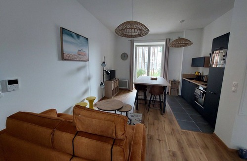 Le Palais Apartment | Modern apartment with terrace near the beaches