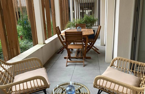 Le Palais Apartment | Modern apartment with terrace near the beaches