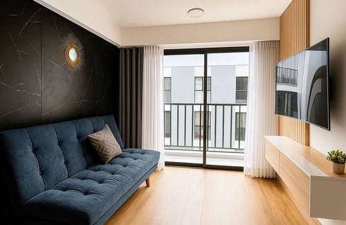 Chorrillos Apartment | Modern Apartment with Terrace, close to the Beach