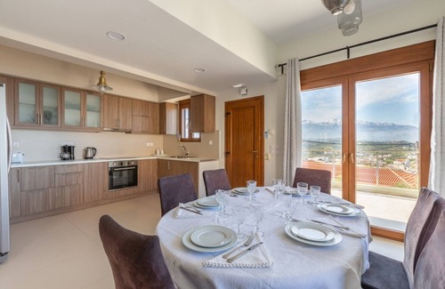 Plaka Apartment | Modern Apt 170 m2 ★ Walking to Tavernas & Grocery ★ Top sea view ★ 4 Bedrooms