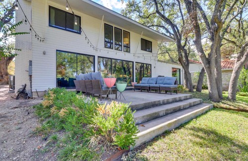 Barton Hills House | Modern Austin Home with Yard about 1 Mi from ACL!