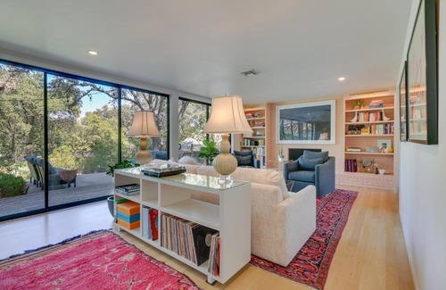 Barton Hills House | Modern Austin Home with Yard about 1 Mi from ACL!
