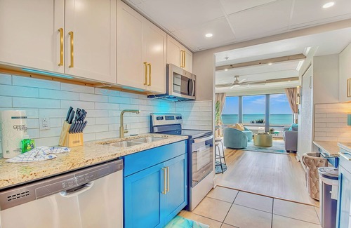 Myrtle Beach Condo | Modern Awesome Jacuzzi Romance Condo w 2 bathrooms