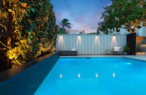 North Curl Curl House | Modern Beach House with swimming pool and very close to the beach
