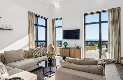 Juelsminde House | Modern Beach House With Sea Views At Bjørnsknude