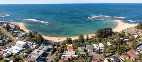 Toowoon Bay House | Modern Beach Mansion 2 Minutes from Water