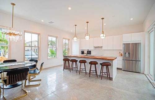Jacksonville Beach House | Modern Beach House: Steps to BEACH w/Heated Pool