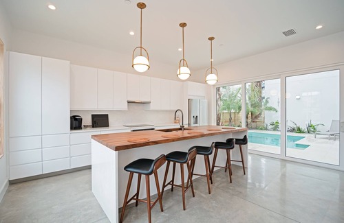 Jacksonville Beach House | Modern Beach House: Steps to BEACH w/Heated Pool