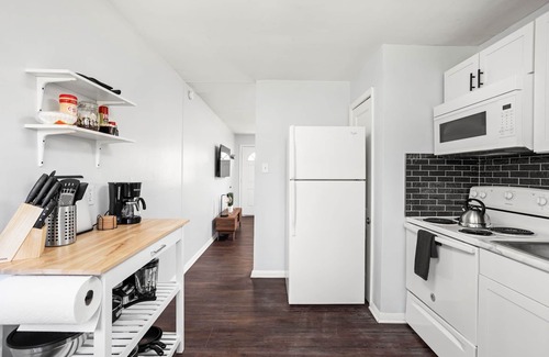 Wayne House | Modern Boho Villas 10 min Airpt.