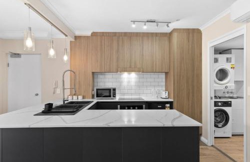 Spring Hill Apartment | Modern Bright 1-Bedroom Haven SHS 21