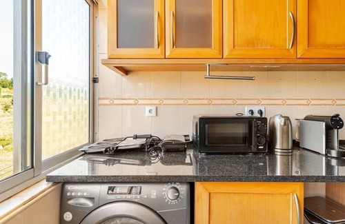 Mina Apartment | Modern, bright 2-bedroom apartment in Amadora