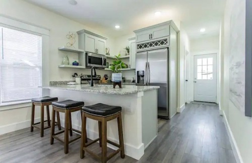 Denver Heights House | *Modern Bunglow minutes to Downtown San Antonio