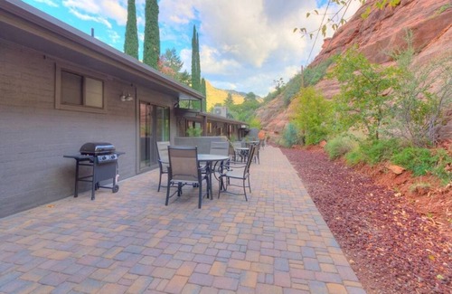 West Sedona Cabin | Modern cabin for 4 with views of the red rocks and next to Slide Rock State park
