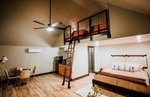 Coosa House | Modern Cabin on Weiss Lake, Cedar Bluff, Alabama