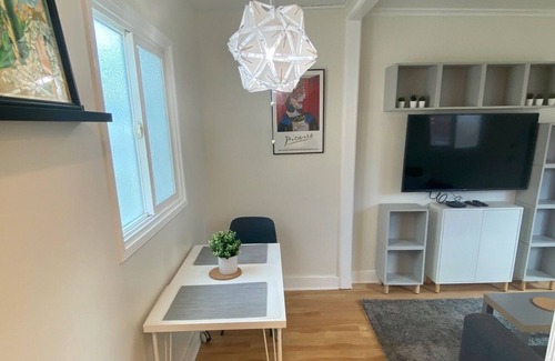 Hillcrest Cottage | Modern California Cottage Great Location between Hillcrest & Mission Hills
