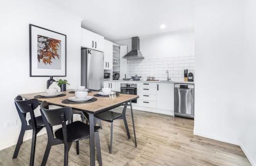 Hamilton House | Modern, Central and Classy - By KOSH BNB
