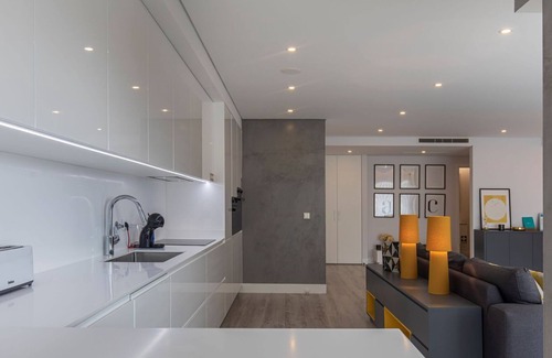 Alges House | Modern & Charming Apartment W/Pool by LovelyStay