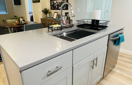 Silverton House | Modern & Charming Silverton Getaway Cottage- 1 mile from downtown!