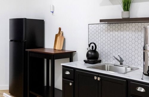 Sugar Land Apartment | Modern Chic Studio w/Style & Comfort PERFECT LOCATION