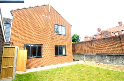 Norwich Apartment | Modern City Home with 5 Ensuites and Private Parking! Perfect for Working teams