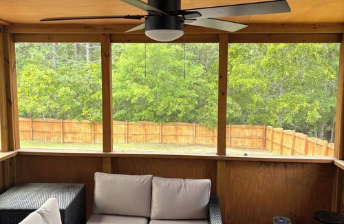 Huntcliff House | Modern, clean and serene living with an awesome outdoor living space