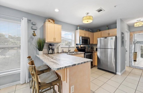 Seagrove Beach Condo | Modern coastal 1st floor 30A unit w/walkability to restaurants & beach!
