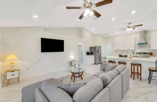 Port Charlotte House | Modern Comfort: 3BR/2BA Home in Port Charlotte