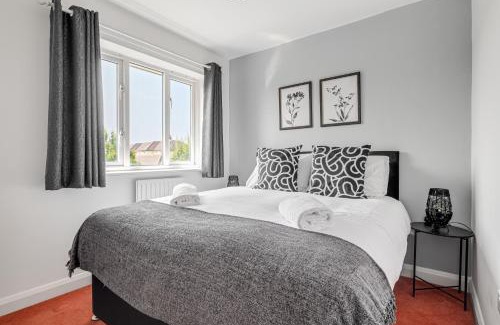 Milton Keynes Apartment | Modern & comfortable 4 bed house