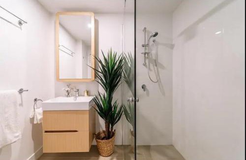 South Brisbane Apartment | Modern Compact Studio Separate Bathroom