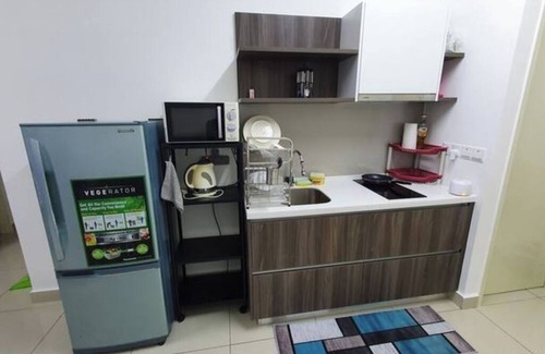Kajang Condo | Modern condo (3) with air cond. and pool at bangi