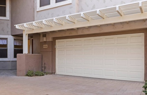 Kierland Condo | Modern Condo In The Heart Of Scottsdale | Pool