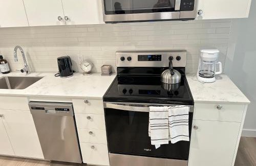 Crescent Heights Apartment | Modern Condo in the Heart of Calgary