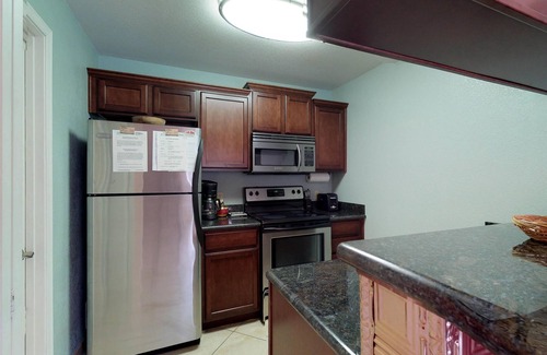 Tucson Condo | Modern condo near golf with a shared pool, hot tub