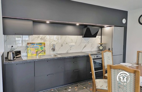 Louverne Apartment | Modern cottage in Louverné, sleeps 6-8, pets allowed, parking