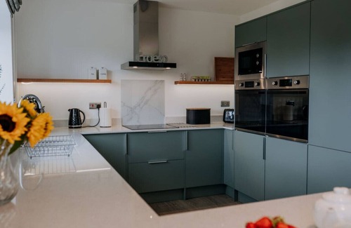 Llanarthney House | Modern Country Escape – Sleeps12
