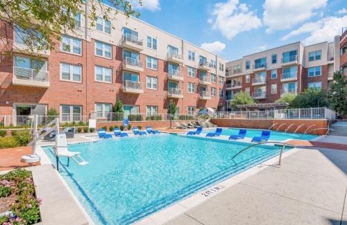 Frisco Square Apartment | Modern & Cozy Apt with pool in prime location