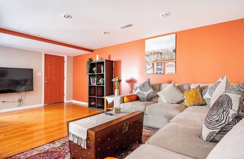 Ravenswood Apartment | Modern, Cozy & Chic 2 BR/1BA Apartment in Lincoln Square/Ravenswood, Chicago, IL
