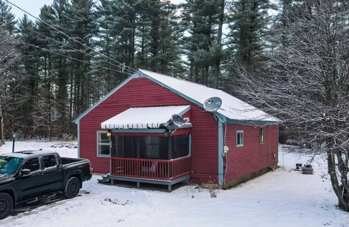Center Conway House | Modern & Cozy Getaway House near Conway lake - Pet Friendly
