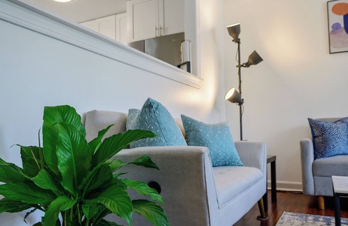 East Raleigh House | Modern Cozy Home only 2 miles to Downtown