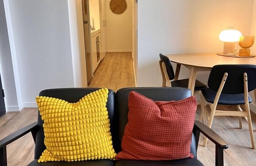 Richmond North Apartment | Modern Cozy Vibes in the Centre of Richmond”