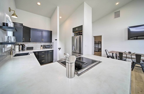 Davenport House | Modern Davenport Home w/Water View & Grill!