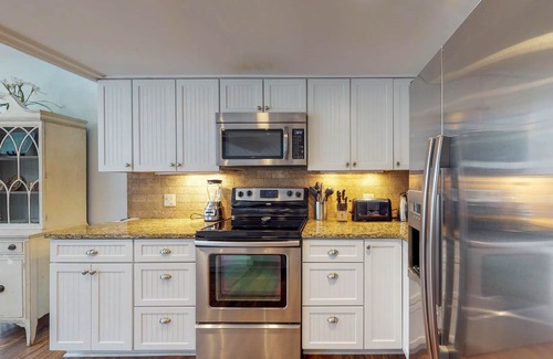 Shipyard Plantation Condo | Modern Dog-Friendly Townhouse with Shared Pool, Easy Beach Access, and Golf