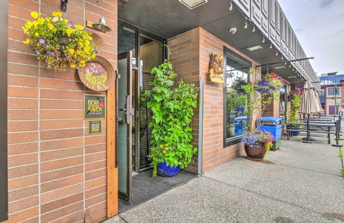 Downtown Anchorage Apartment | Modern Downtown Apt - Walk to Parks + Cafes!