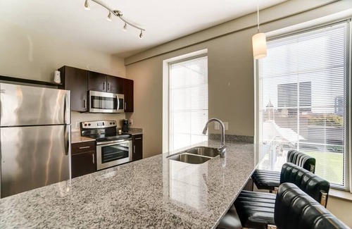 Scioto Mile Apartment | Modern Downtown Luxury Apartment w/View