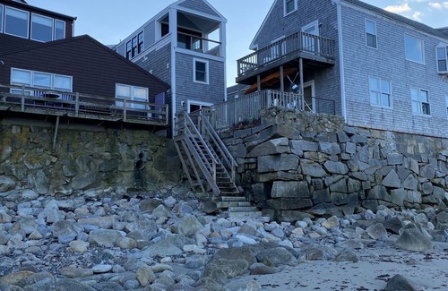 Rockport Apartment | Modern Downtown Penthouse Apartment Overlooking Front Beach