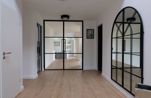 Norderstedt House | Modern dream home with 5 bedrooms, private spa and gym