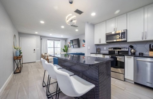 Lawsona - Fern Creek House | ★Modern DT 2/1👑King Bed✔Long Stays⚡️WiFi📺Netflix★