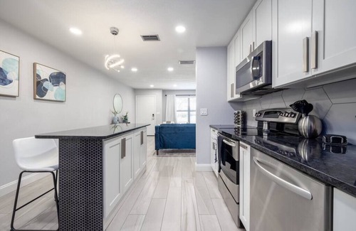 Lawsona - Fern Creek House | ★Modern DT 2/1👑King Bed✔Long Stays⚡️WiFi📺Netflix★